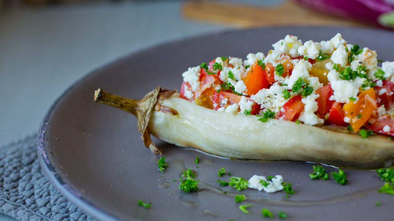 Bakt aubergine med tomater og fetaost | Oppskrift