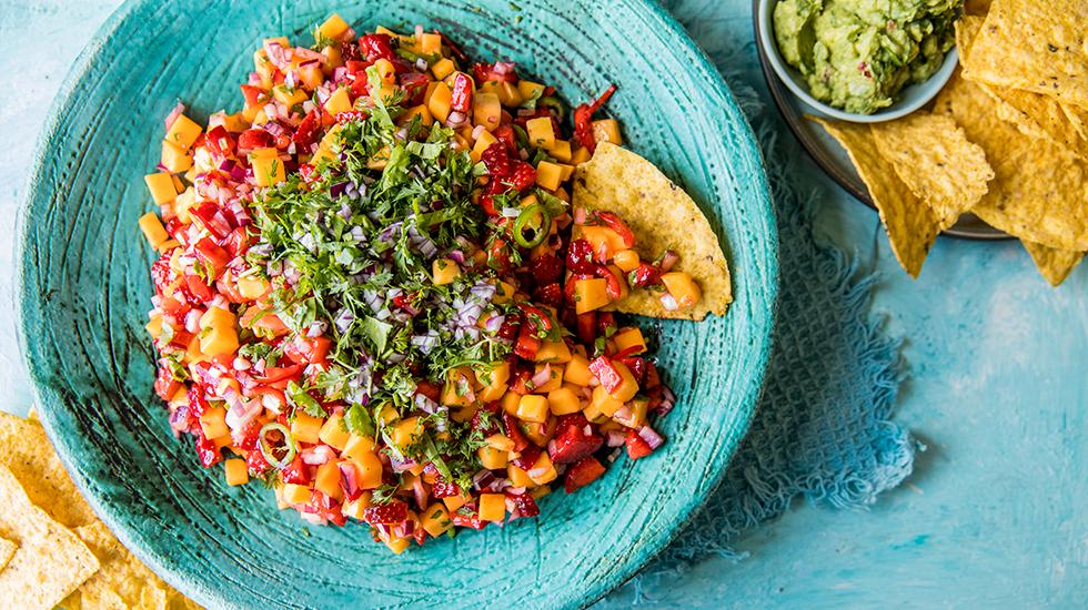 Salsa med jordbær og mango