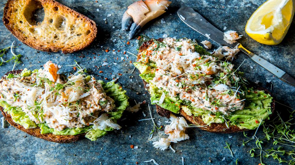 Bruschetta med avokado og krabberøre