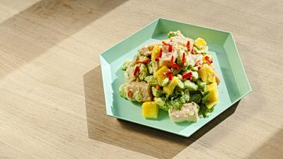 Frisk ceviche med laks, chili og mango