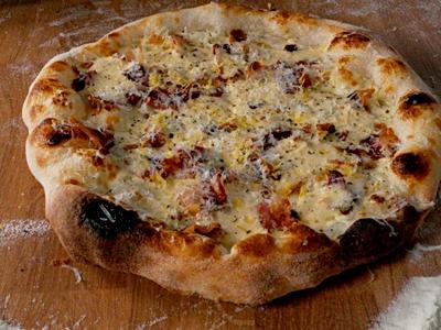 Pizza carbonara