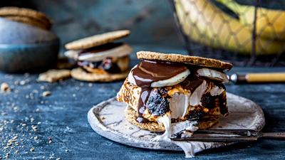 S'mores med grove kjeks og banan