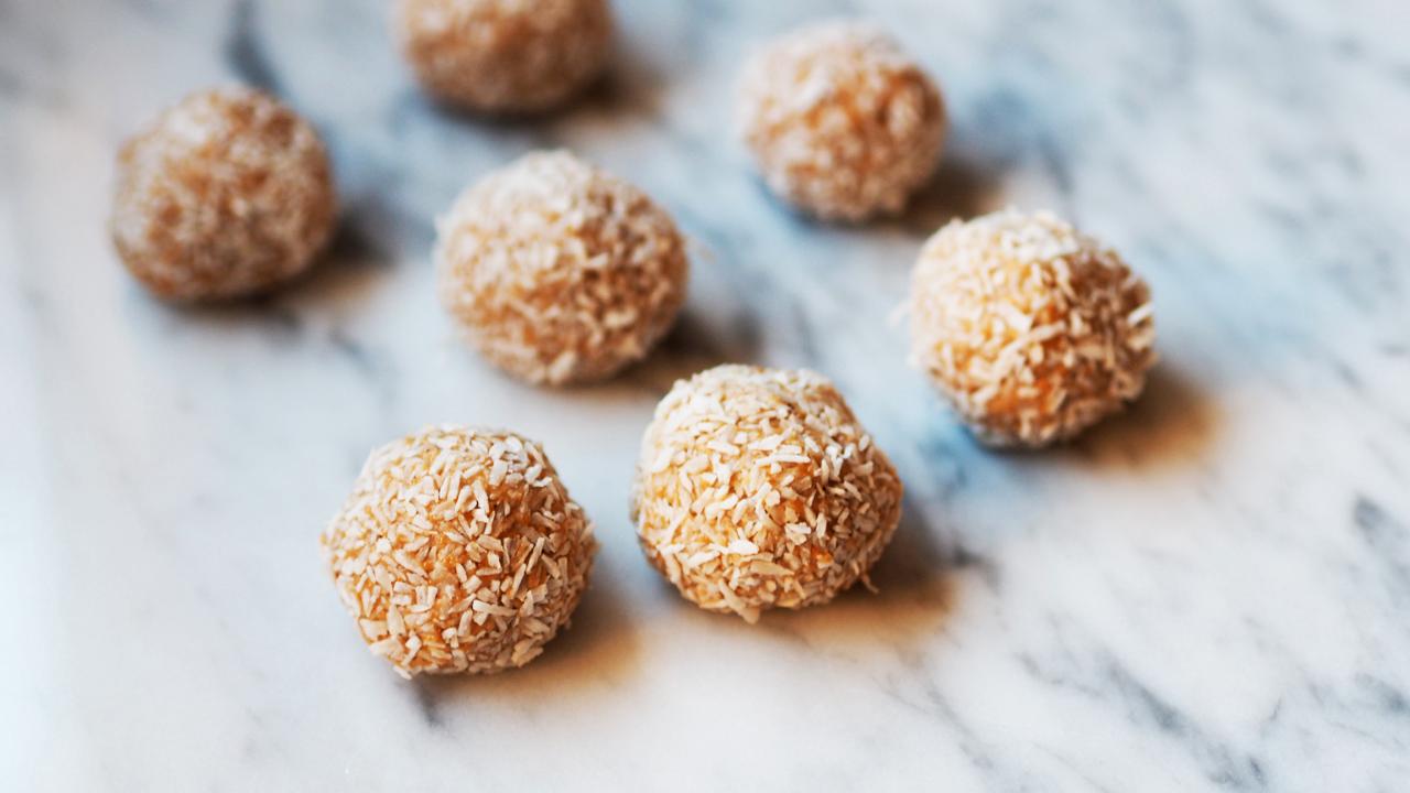 Peanut butter bliss balls