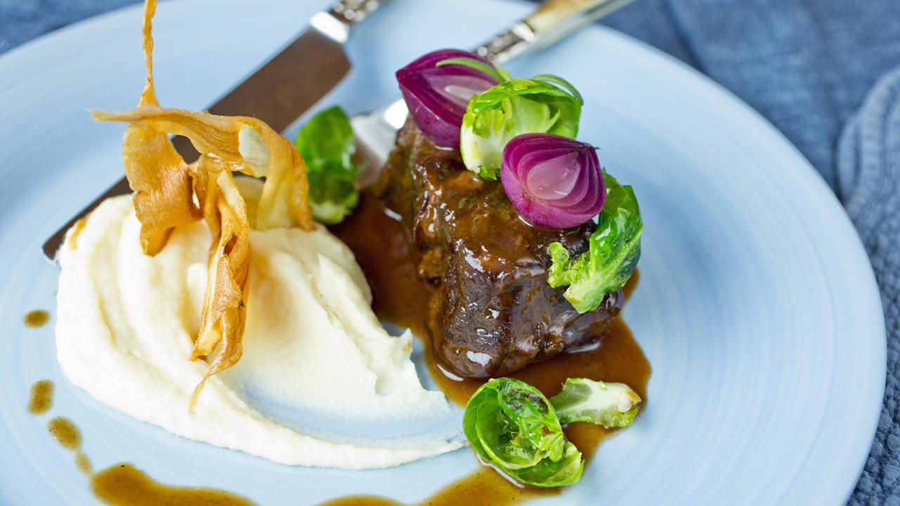 Høyrygg-Burger Med Rødløksmarmelade