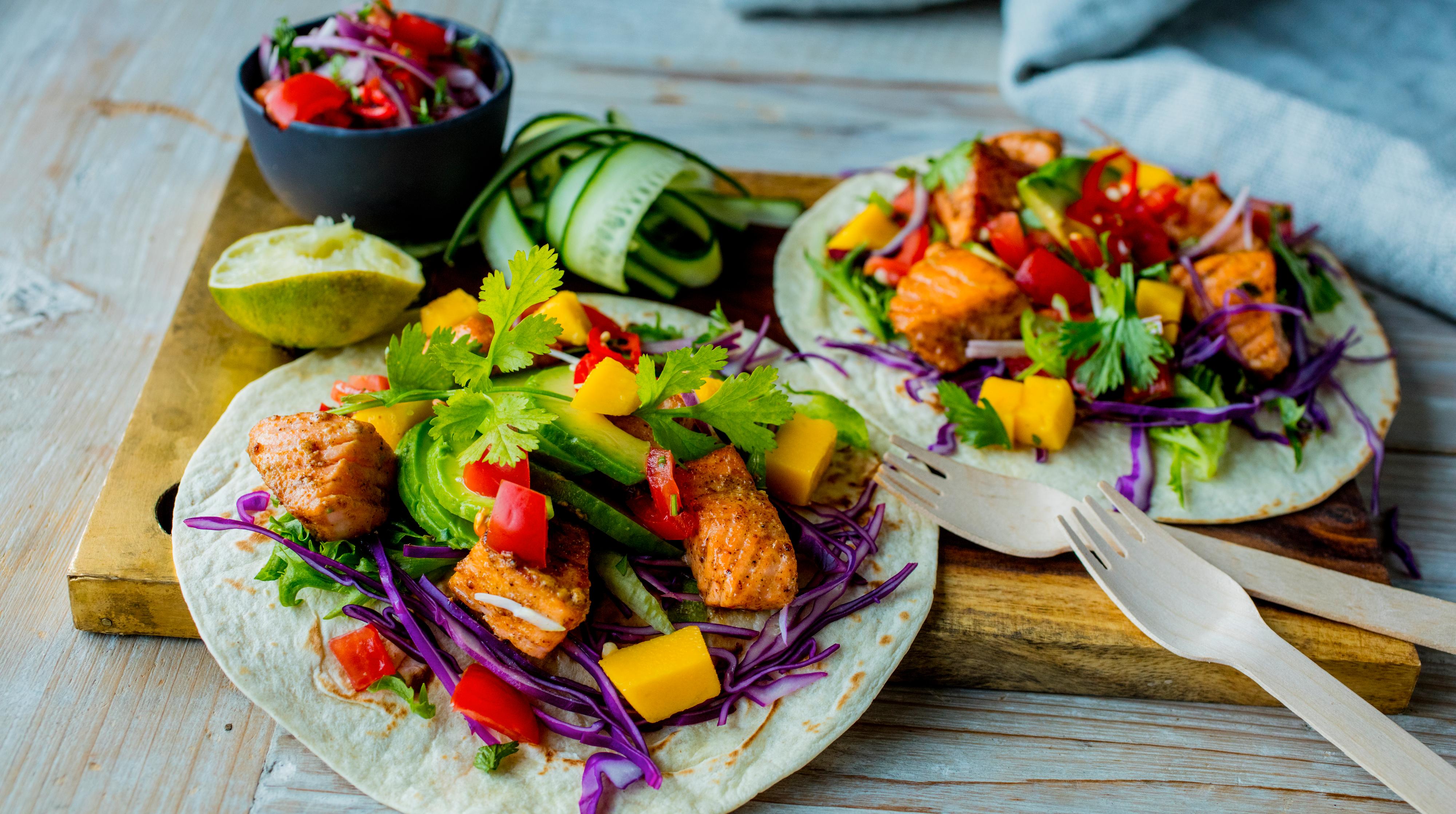 Laksetaco med mango