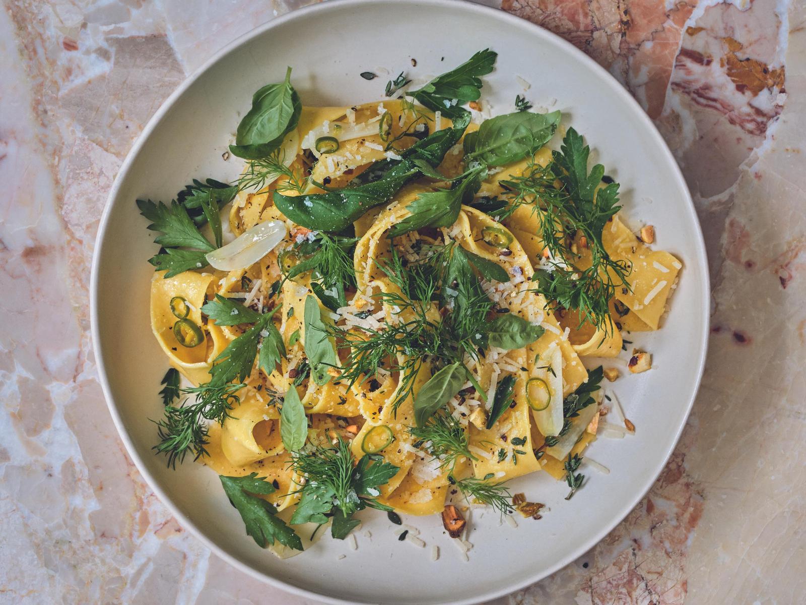 Pappardelle med ferske urter og grønn chili Oppskrift