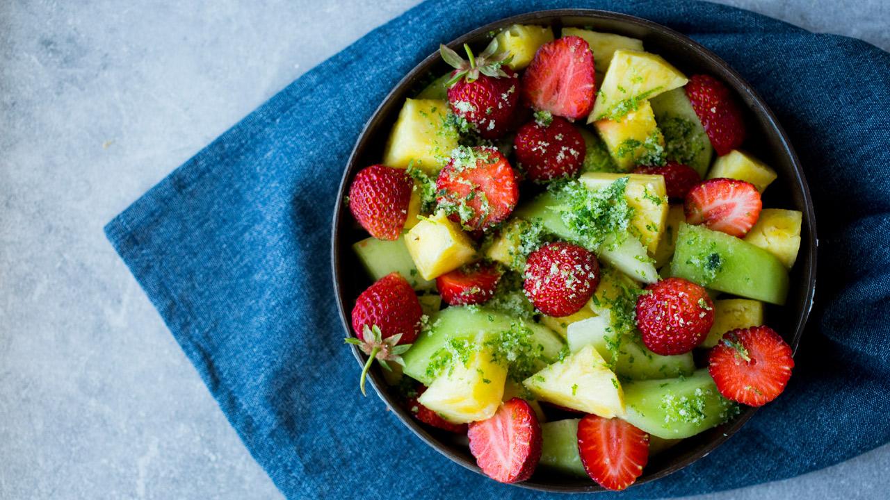 Fruktsalat med mynte og limesukker