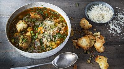 Grønnsakssuppe med tomat