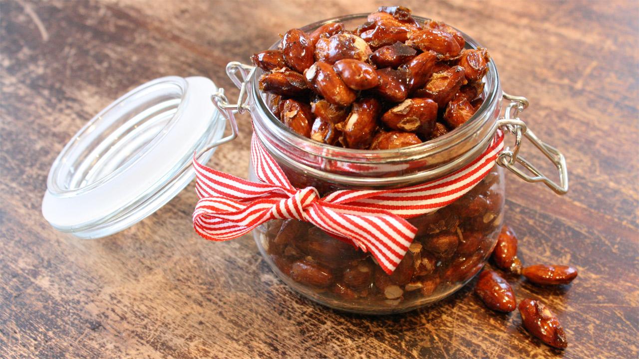 Brente mandler - Tradisjonsrikt juleknask-image