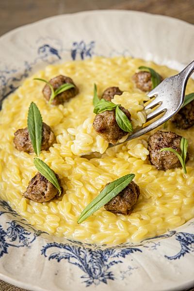 Orzo med salsiccia og estragon